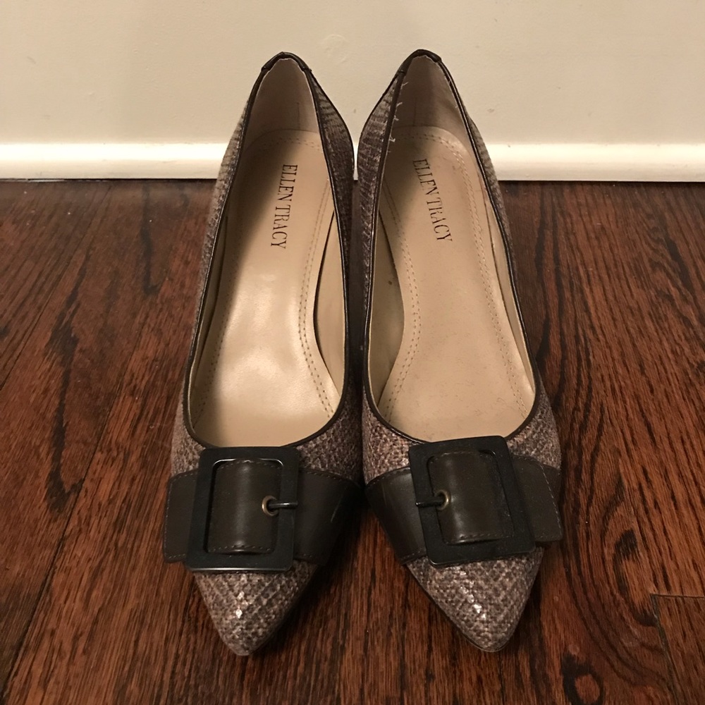 Ellen Tracy Brown Kitten Heel Pointed Toe Pumps